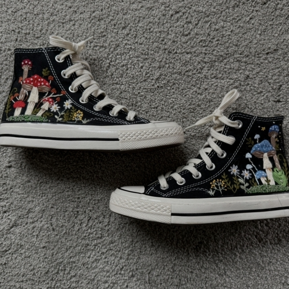 Converse Black High-Top Chuck Taylor's Hand Embroidered,Womens Size 5
